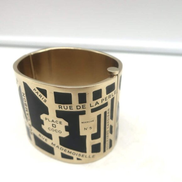 Chanel 2015 Rue Cambon Wide Cuff Bracelet Black Enamel - Picture 3 of 8